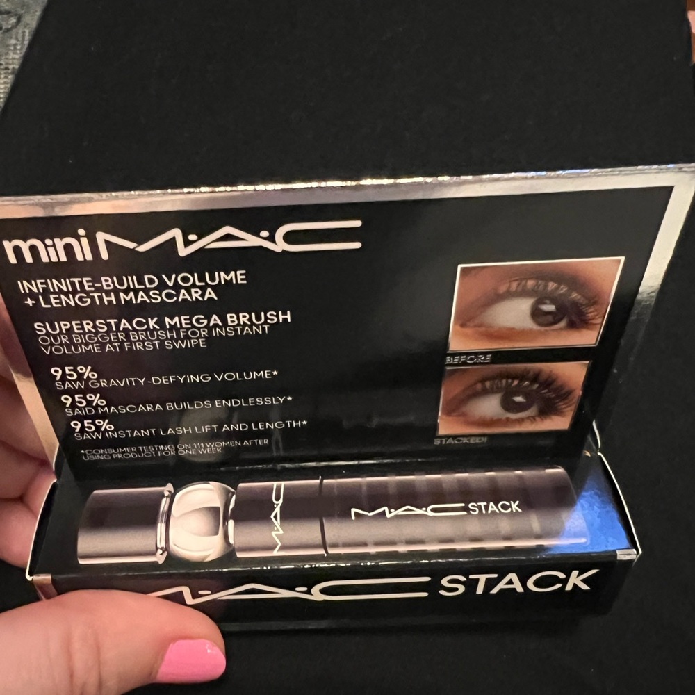 Mini MAC Cosmetics Black Mascara for Dramatic Eyes: Sample Size - Picture 3 of 4